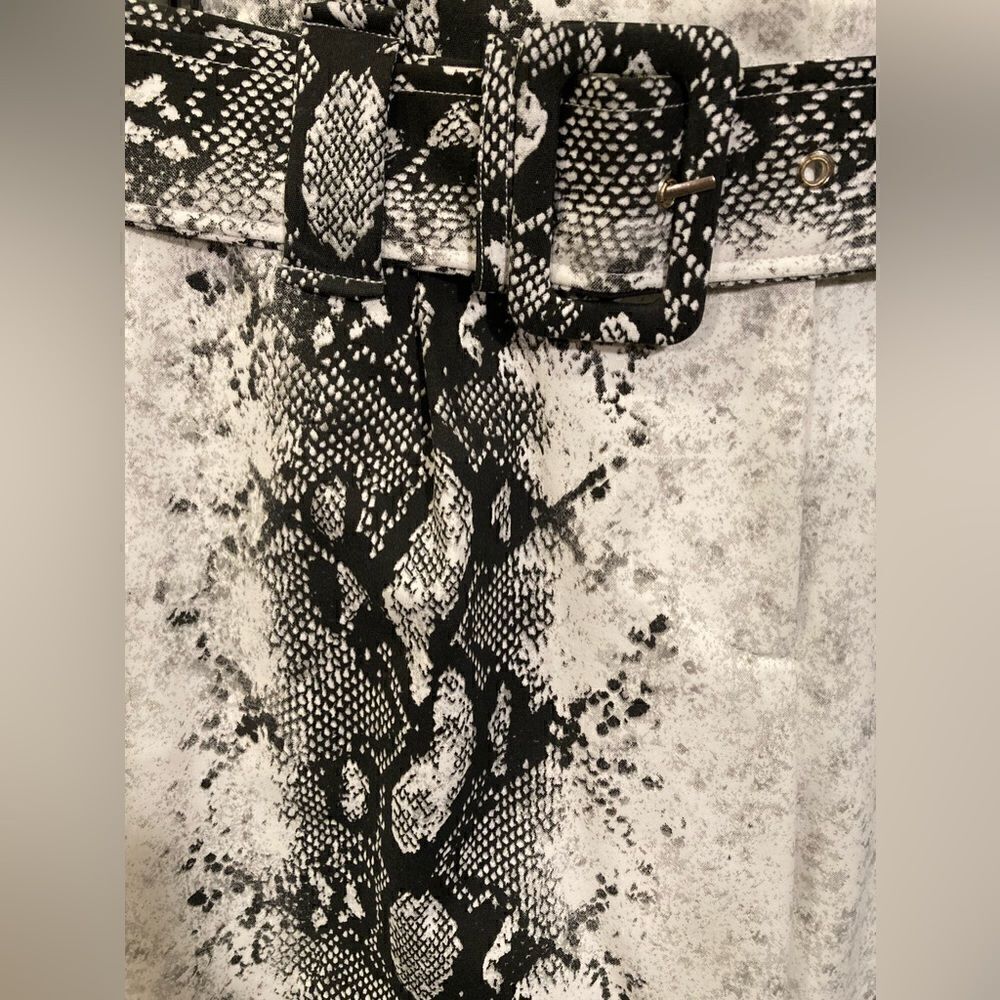 NWT Gianni Bini Python Print Wide Leg Cropped Pants - Picture 4 of 10
